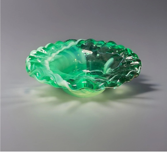 🔥 Vintage Norleans Elegant Translucent Green Glass Marble Art Piece 6.5inW - Picture 2 of 6